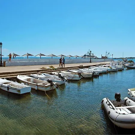 On Island Near The Lejlighed Vir